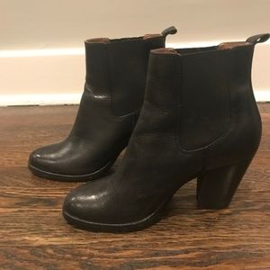Frye Tate Chelsea Boots 7.5